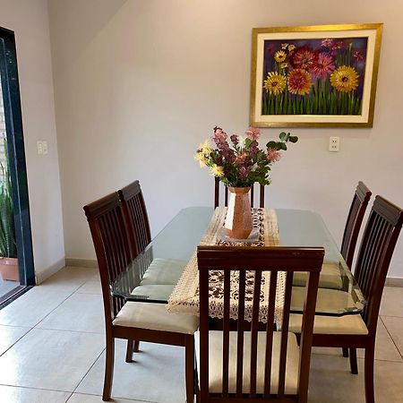 Moderna Y Unica Casa Independiente Con Jardin Y Estacionamiento Ciudad del Este Kültér fotó