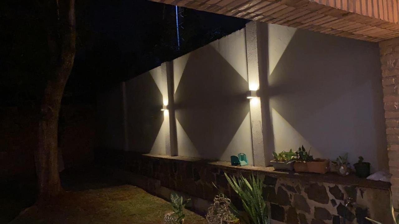 Moderna Y Unica Casa Independiente Con Jardin Y Estacionamiento Ciudad del Este Kültér fotó