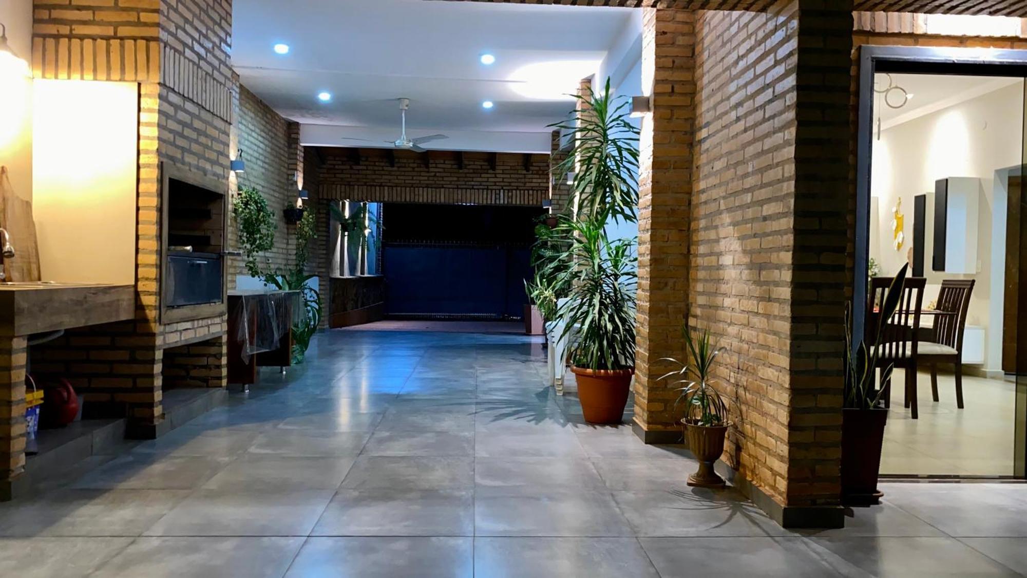 Moderna Y Unica Casa Independiente Con Jardin Y Estacionamiento Ciudad del Este Kültér fotó